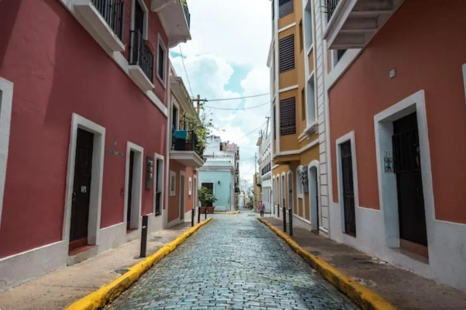 305 San Sebastian St Daire San Juan